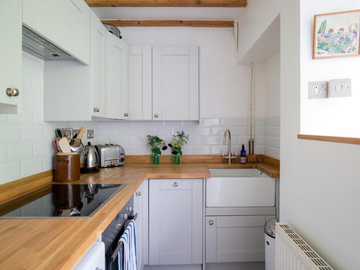 Lily Cottage Great Tew Екстер'єр фото